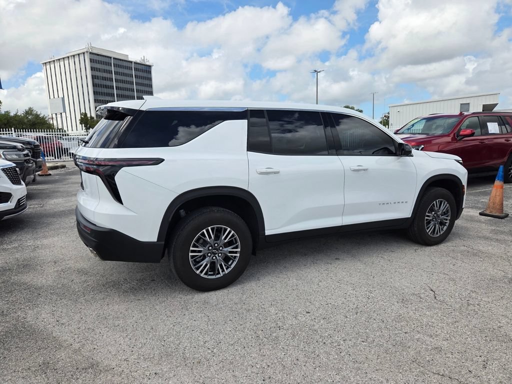 Used 2024 Chevrolet Traverse LS FWD image 14