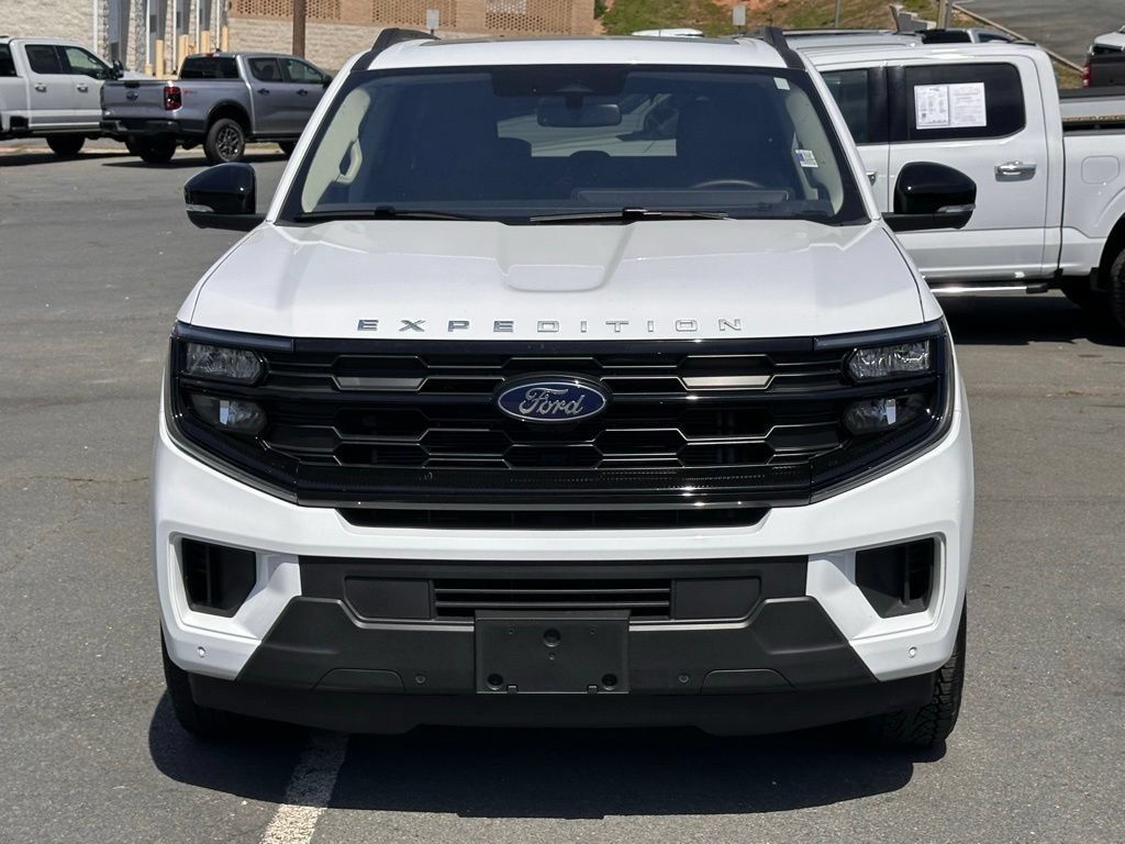 Used 2025 Ford Expedition Active AWD/4WD image 12