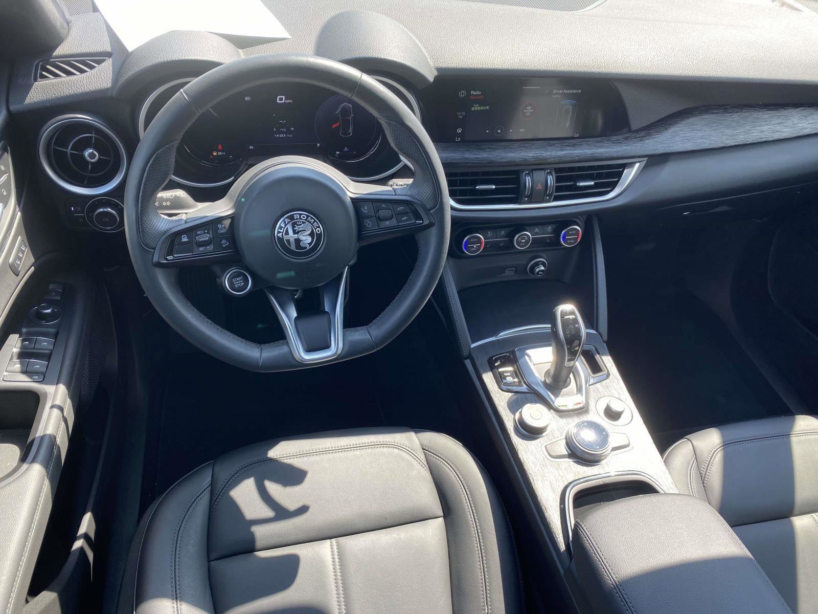 Used 2024 Alfa Romeo Stelvio Sprint image 18