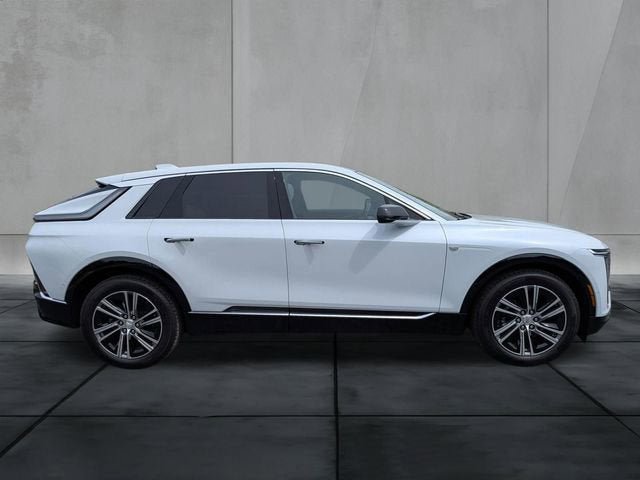 New 2026 Cadillac Lyriq Luxury RWD image 2