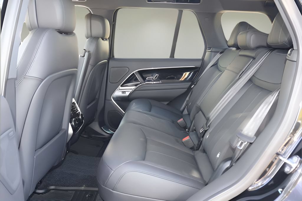 New 2026 Land Rover Range Rover SE AWD/4WD image 13