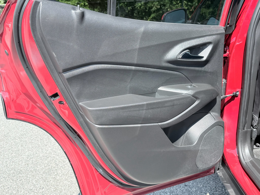 Used 2026 Chevrolet Trax LT FWD image 29