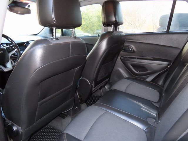 Used 2019 Chevrolet Trax LT w/ Driver Confidence Package FWD image 29