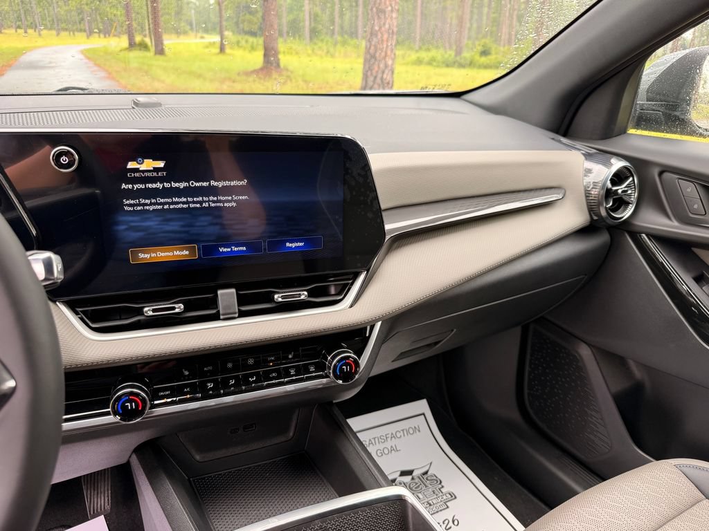 New 2027 Chevrolet Equinox LT w/ Convenience Package II FWD image 14
