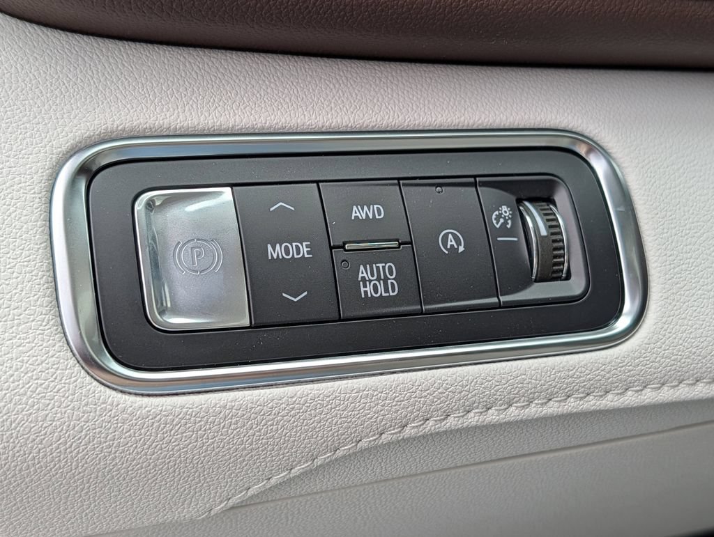 New 2026 Buick Enclave Avenir w/ Super Cruise Package AWD/4WD image 42