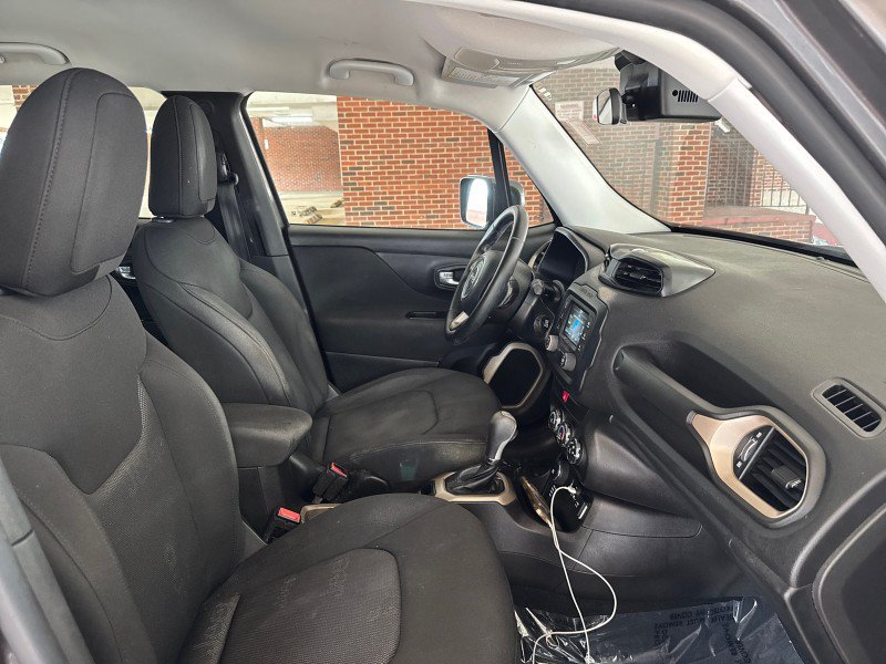 Used 2017 Jeep Renegade Latitude AWD/4WD image 22