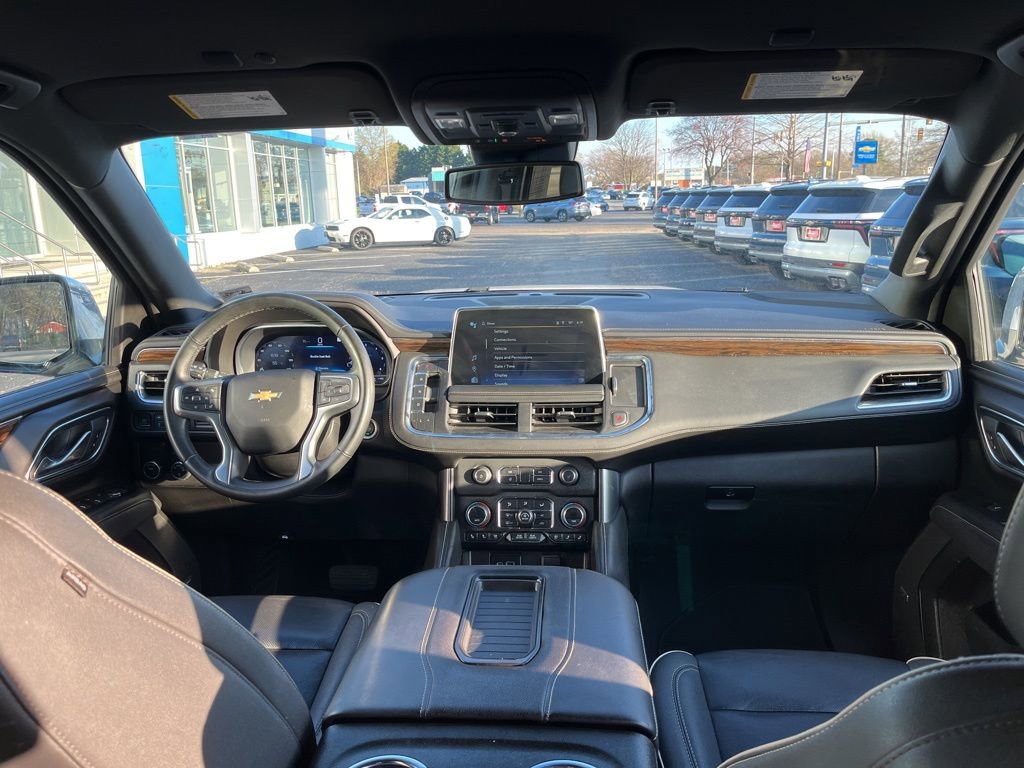 Used 2023 Chevrolet Suburban Premier image 15