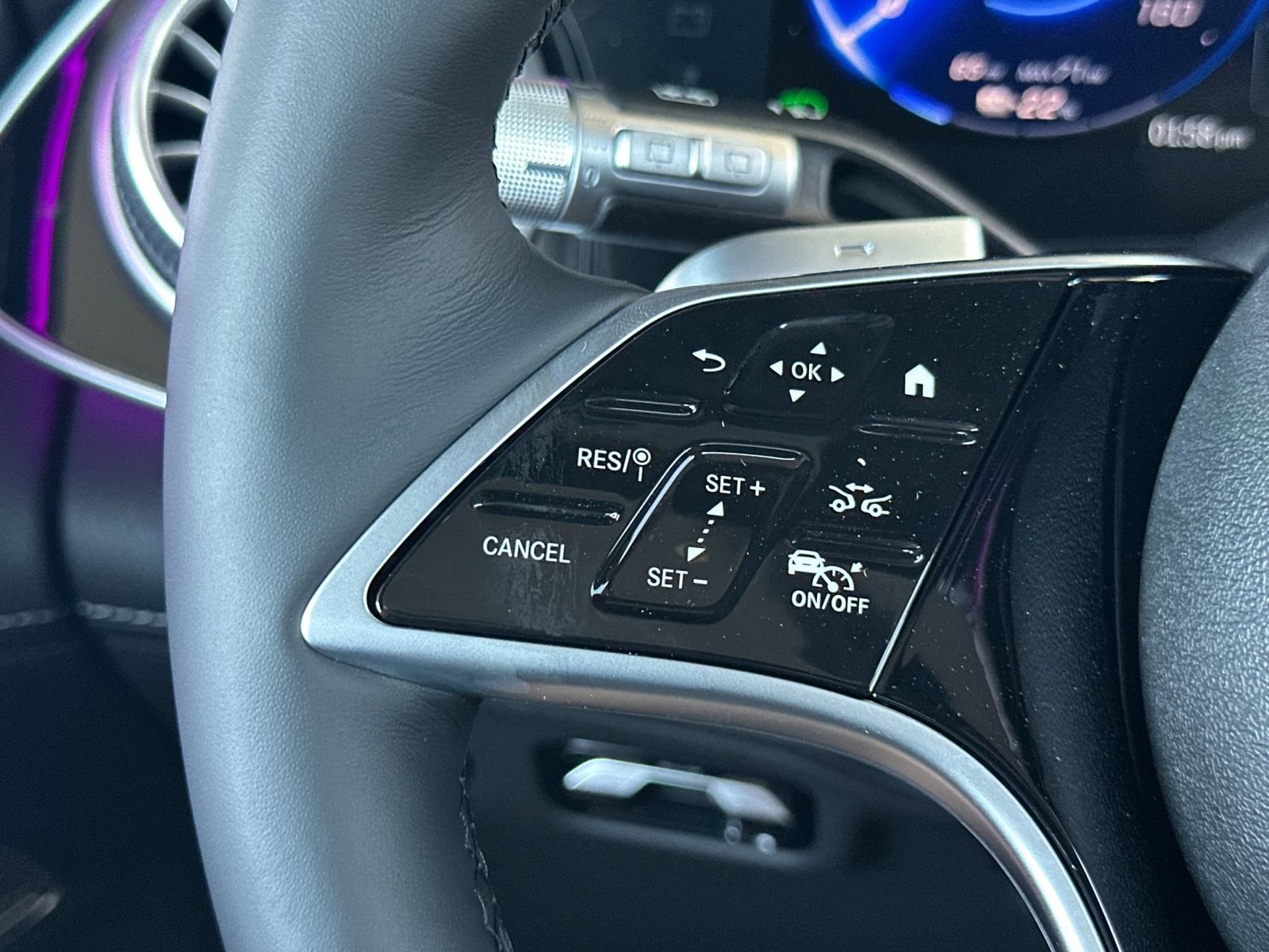 New 2026 Mercedes-Benz EQS 400 4MATIC SUV image 27