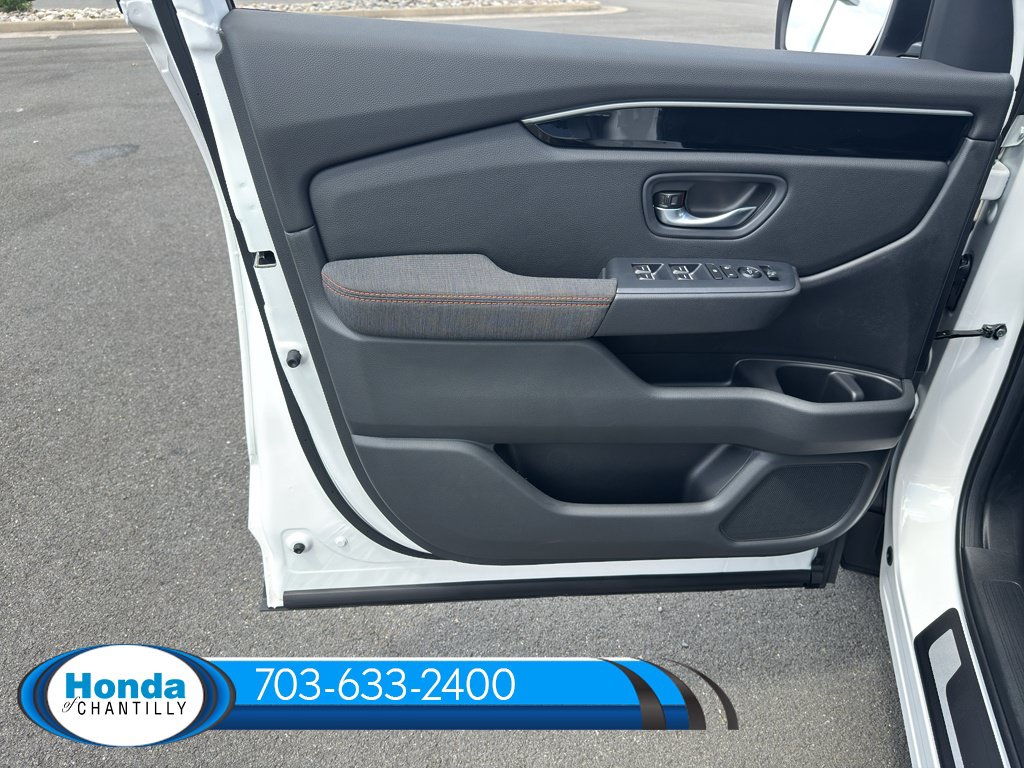 New 2026 Honda Pilot Sport image 23