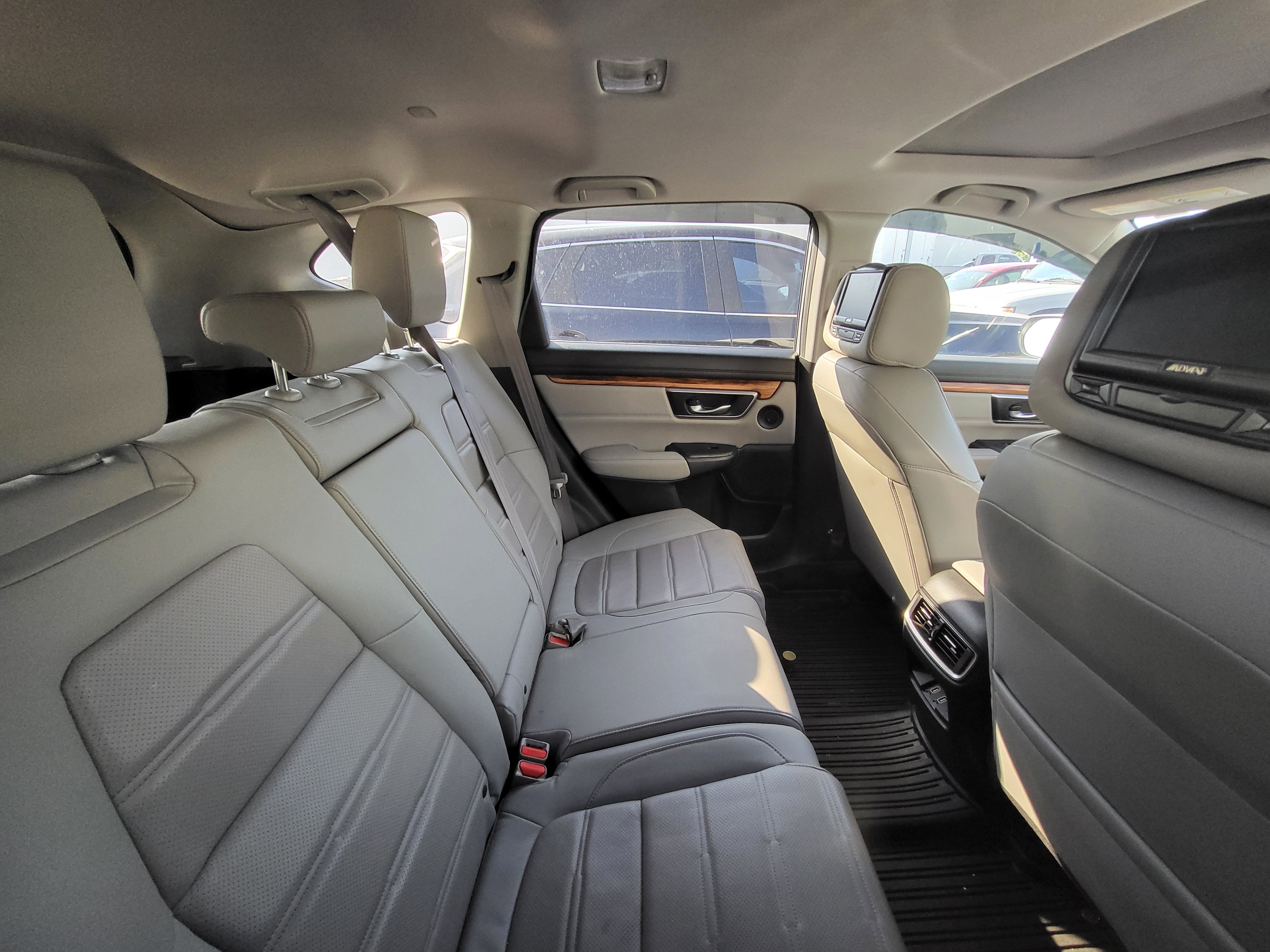 Used 2018 Honda CR-V Touring image 9