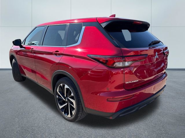 Used 2022 Mitsubishi Outlander ES image 3