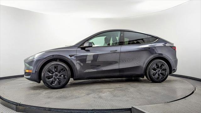 Used 2025 Tesla Model Y Long Range RWD image 3