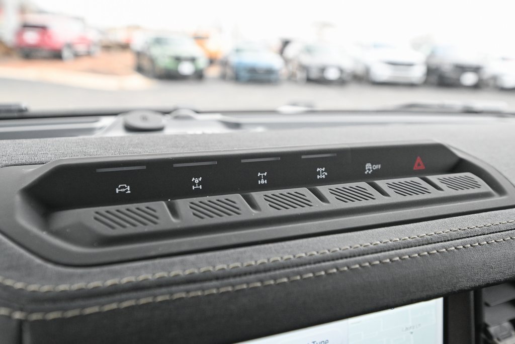 New 2025 Ford Bronco Badlands image 34