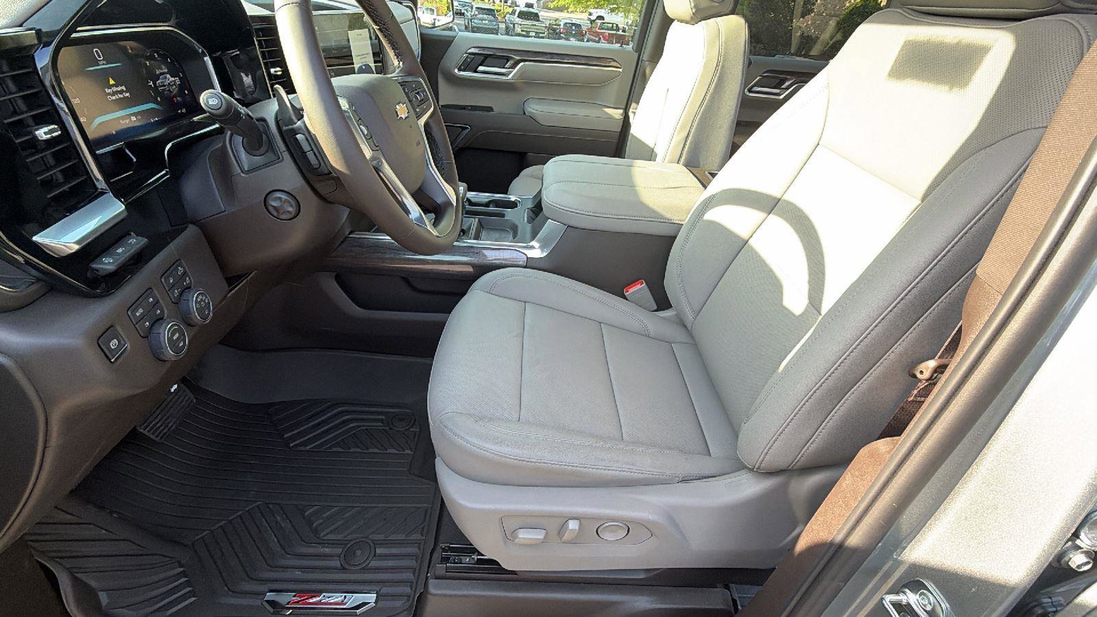 New 2026 Chevrolet Silverado 1500 LTZ w/ LTZ Premium Package AWD/4WD image 13