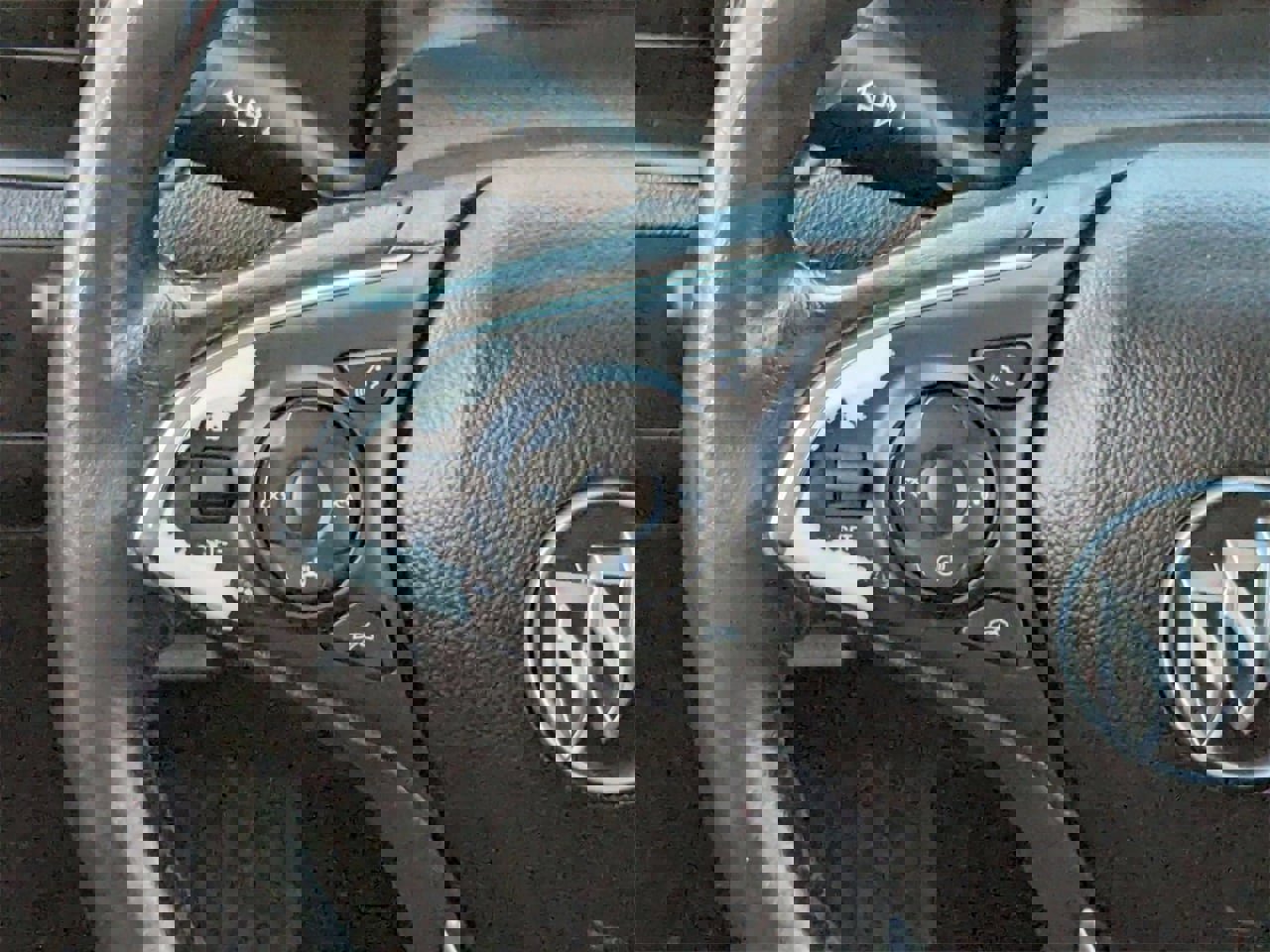 Used 2019 Buick Envision Essence image 17