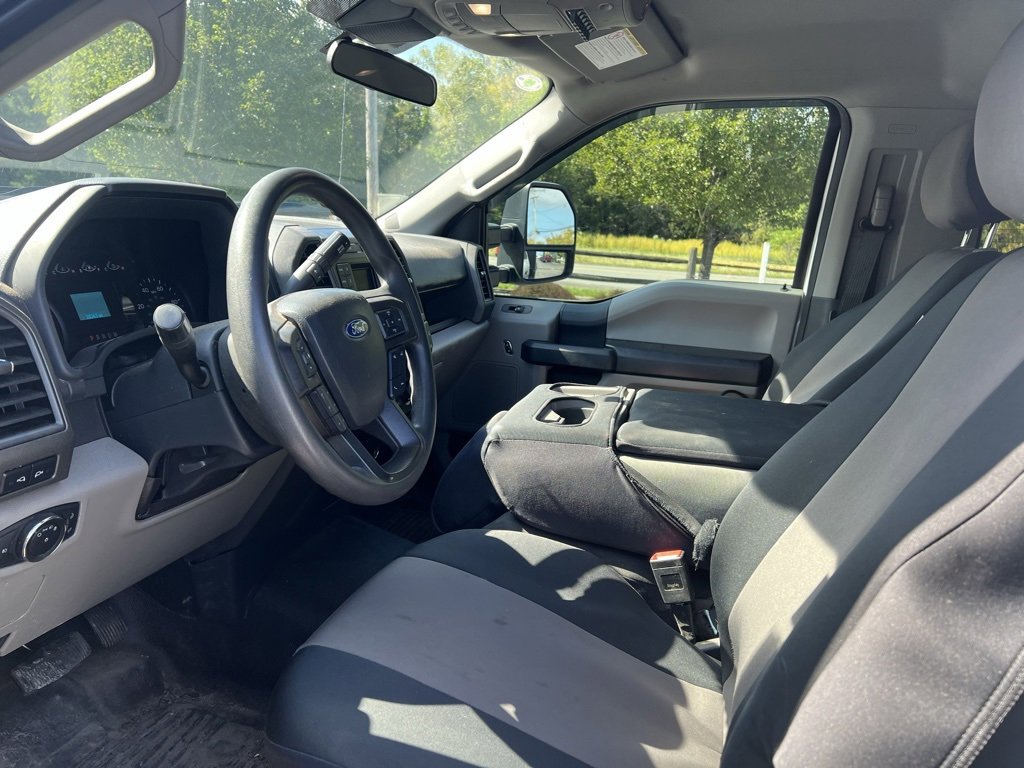 Used 2022 Ford F550 XL image 3