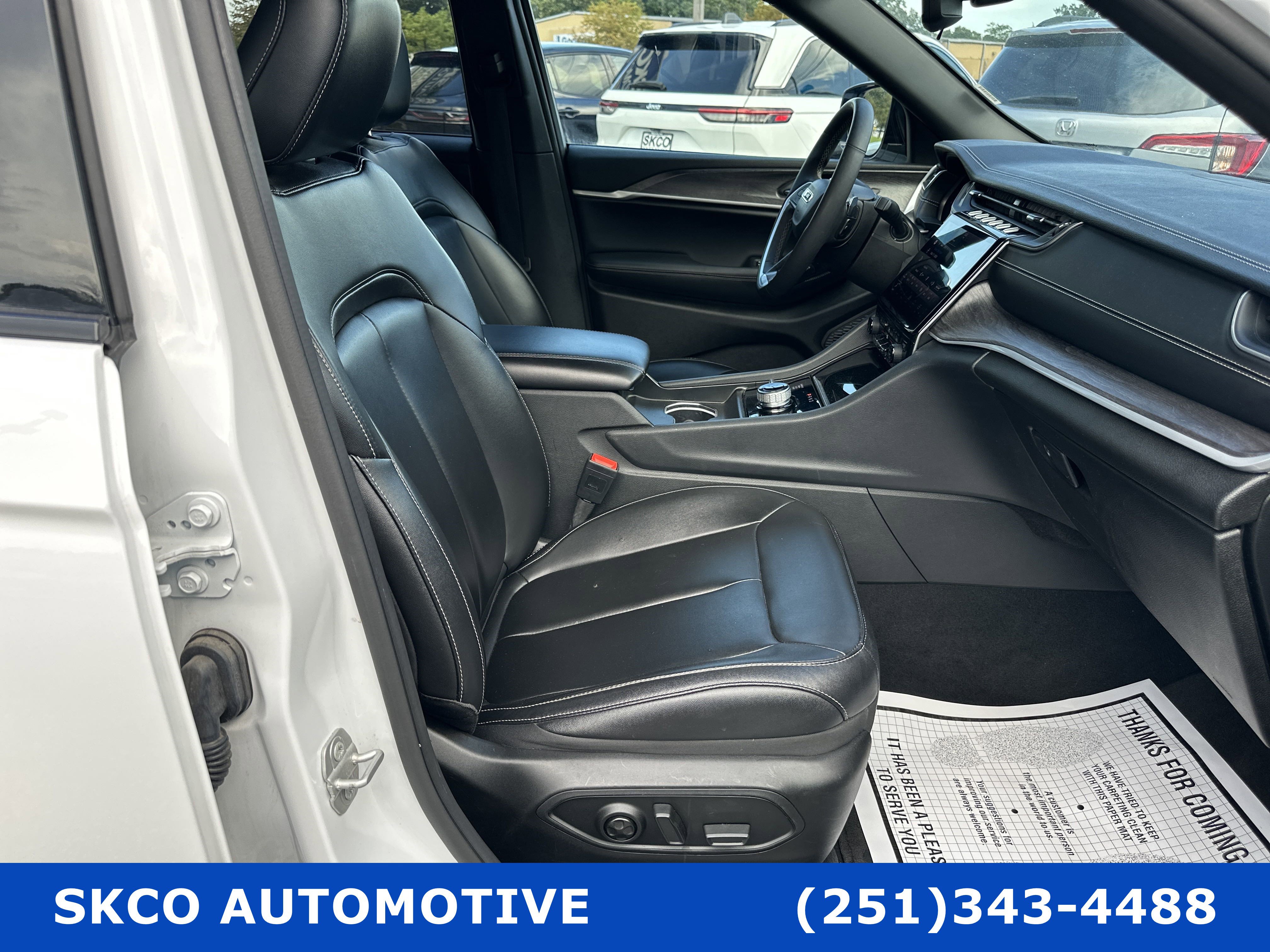 Used 2024 Jeep Grand Cherokee Limited image 13