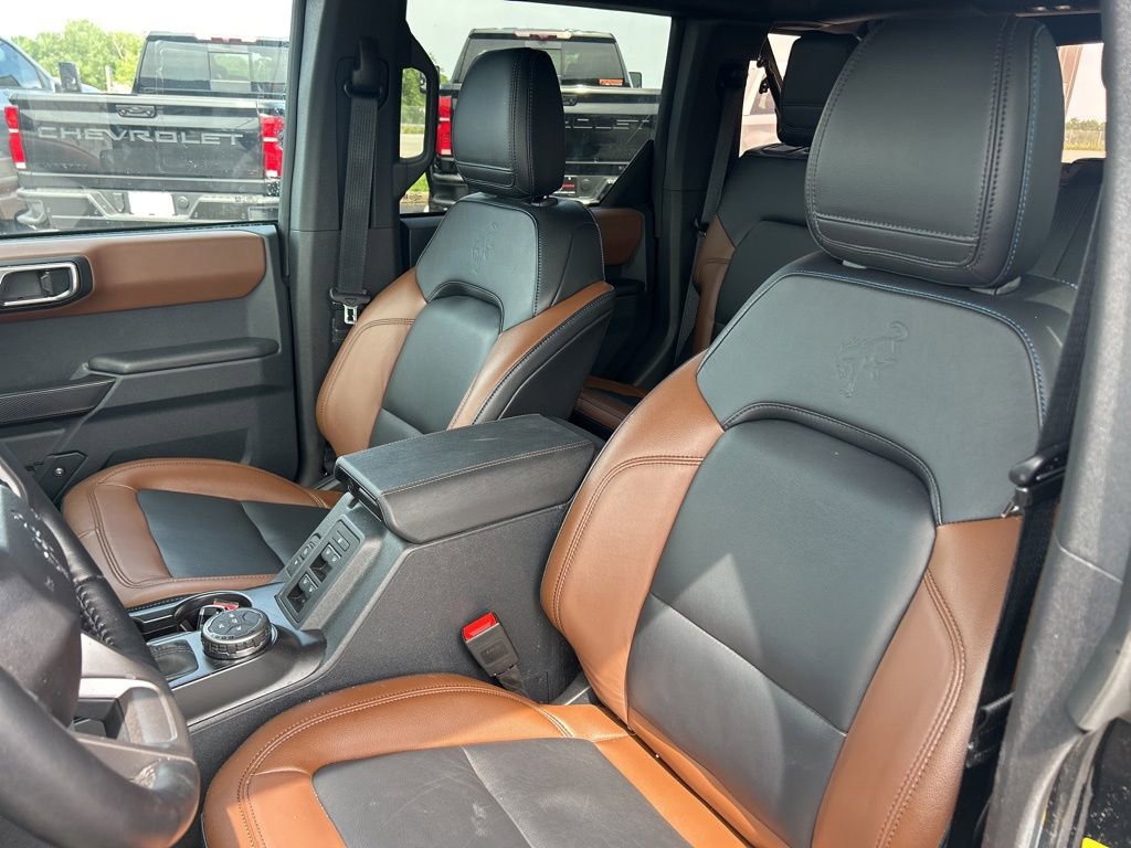Used 2024 Ford Bronco Outer Banks AWD/4WD image 14
