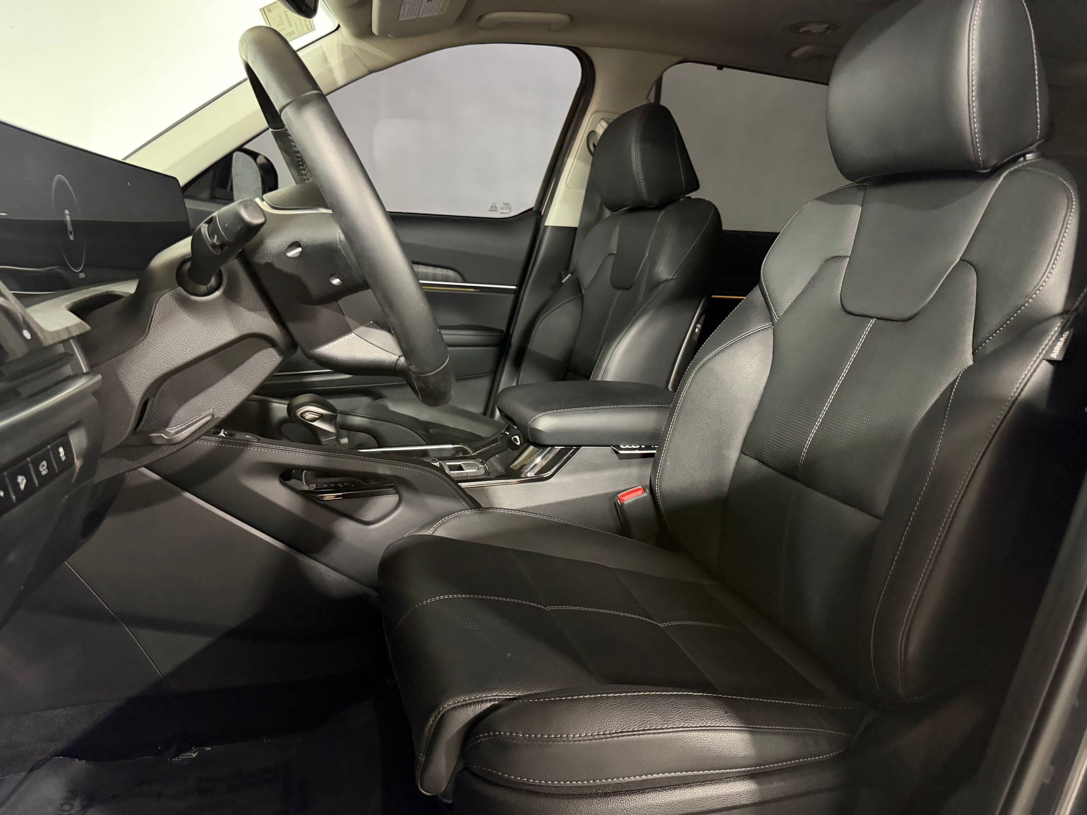 Used 2024 Kia Telluride SX w/ Towing Package FWD image 4