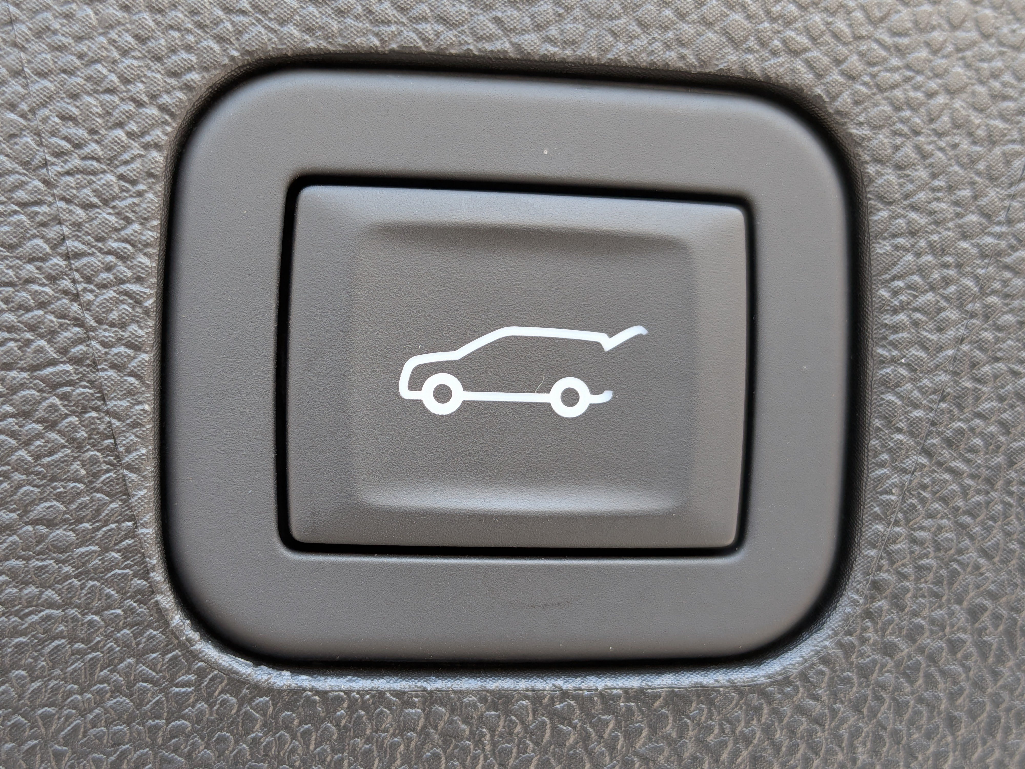 Certified 2025 Cadillac Escalade V w/ LPO, ONYX Package AWD/4WD image 19