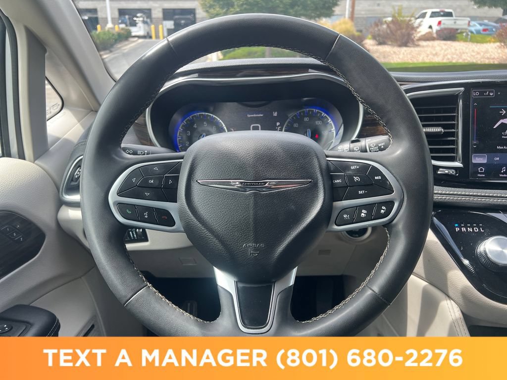 Used 2023 Chrysler Pacifica Limited w/ Uconnect Theater Family Group AWD/4WD image 17