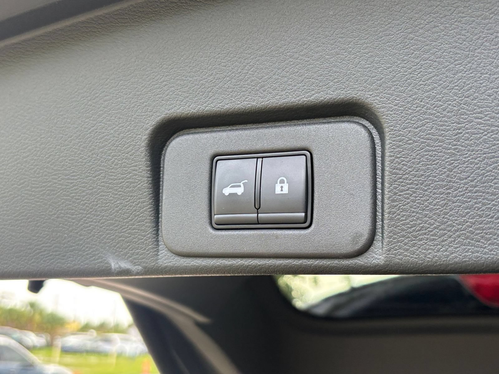 Used 2025 Nissan Rogue SV AWD/4WD image 22