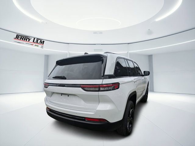 New 2025 Jeep Grand Cherokee Altitude image 3