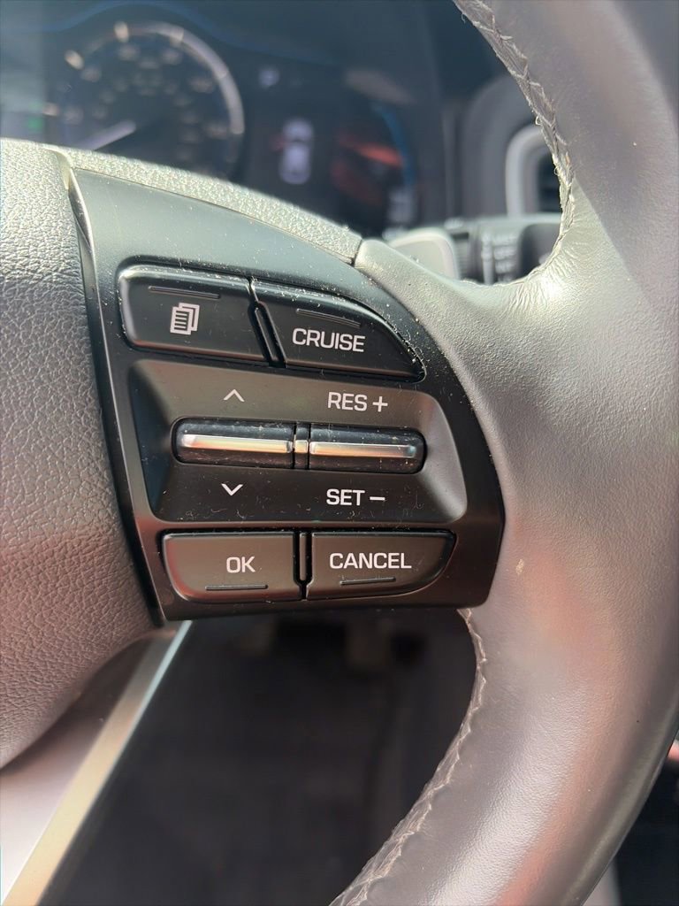 Used 2019 Hyundai Ioniq Plug-In Hybrid FWD image 16