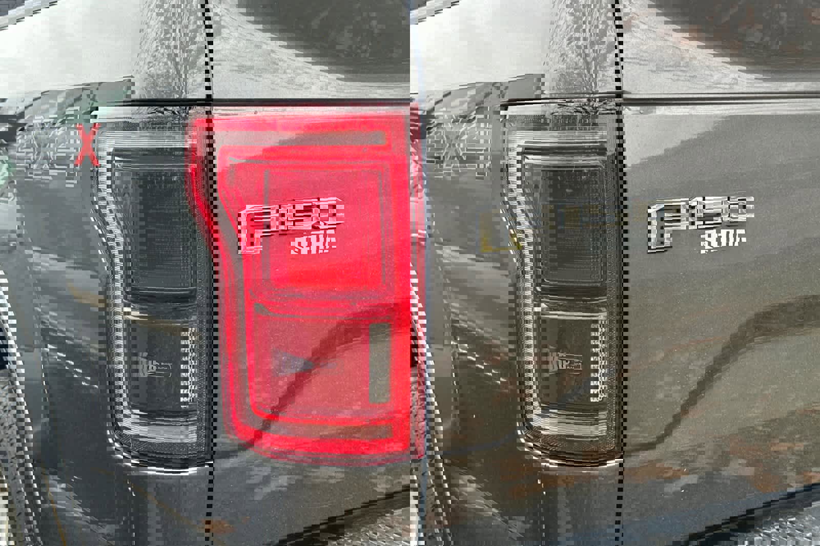 Used 2017 Ford F150 Lariat w/ Equipment Group 501A Mid image 8