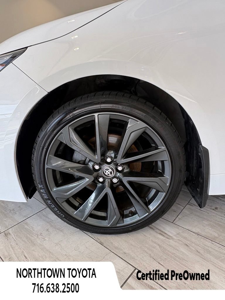 Used 2025 Toyota Corolla SE w/ SE Premium Package FWD image 12