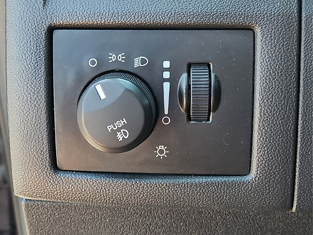 Used 2010 Dodge Charger SXT RWD image 19