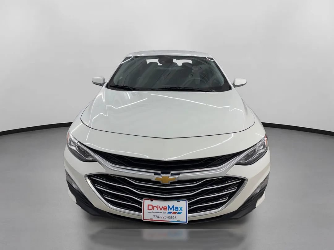 Used 2024 Chevrolet Malibu LT FWD image 2