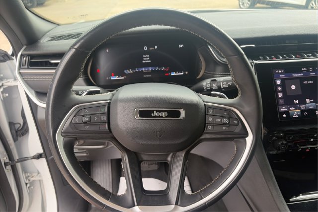 Used 2023 Jeep Grand Cherokee L Laredo AWD/4WD image 16