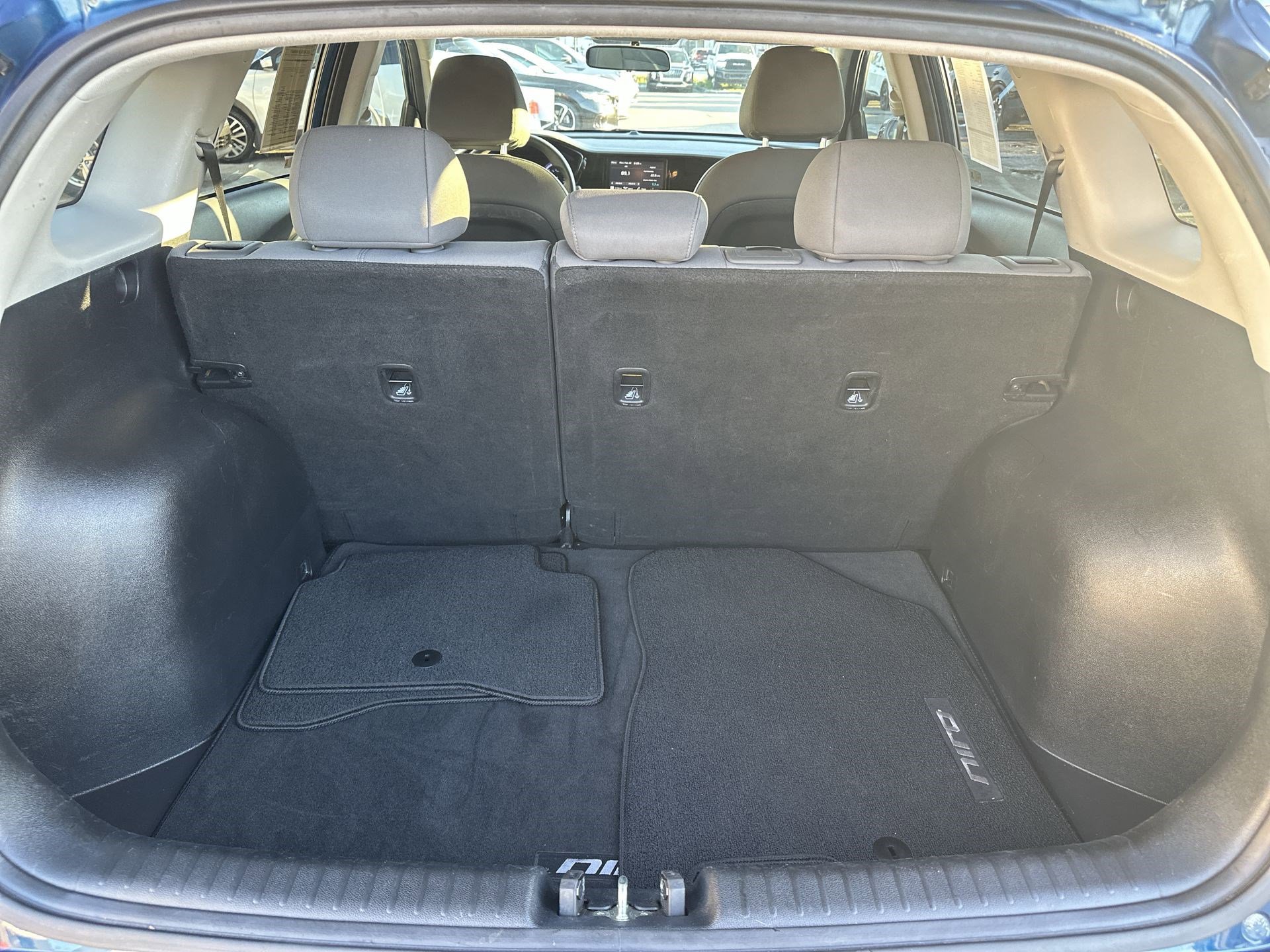 Used 2022 Kia Niro LX image 23