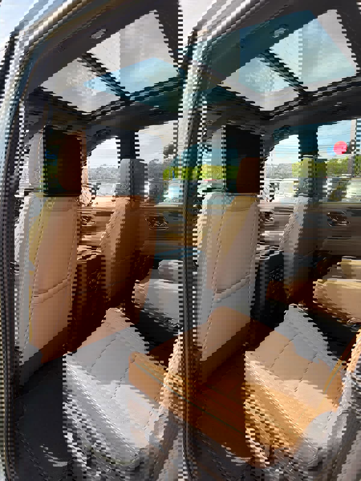 Used 2023 Chevrolet Tahoe Premier w/ Advanced Technology Package image 14