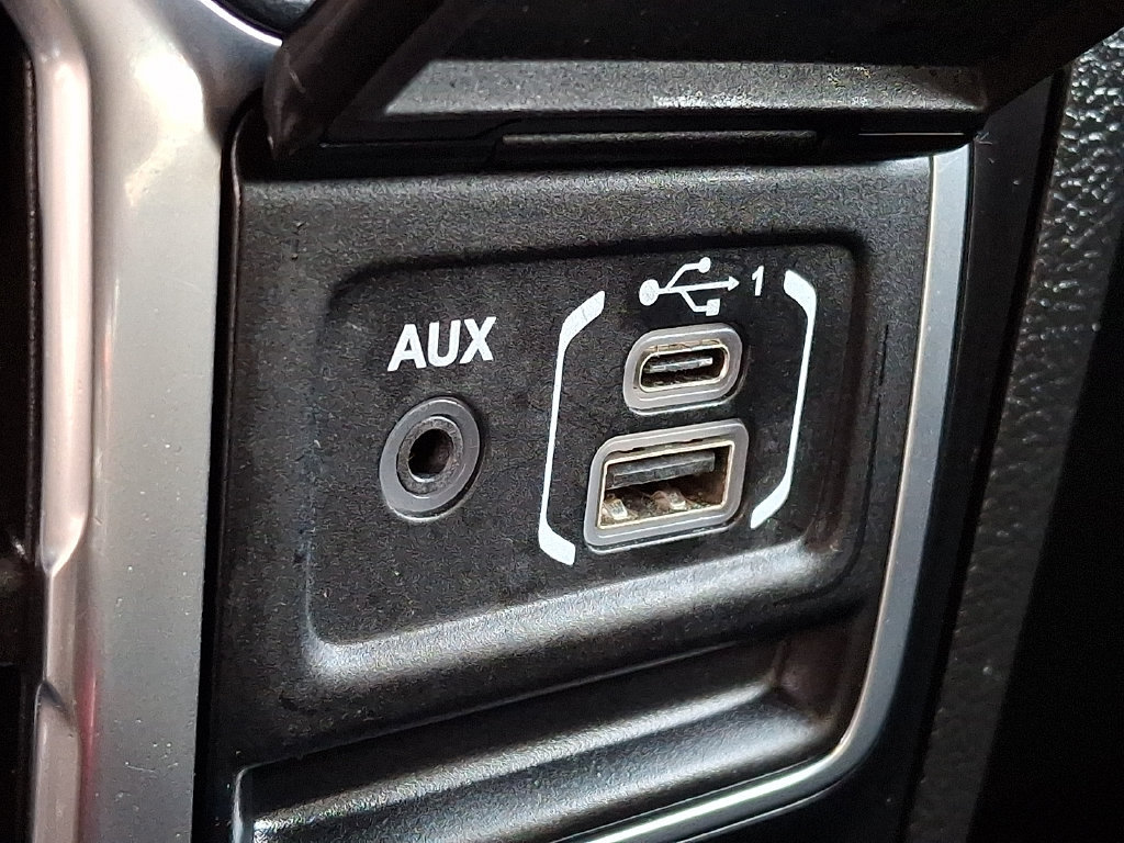 Used 2023 Jeep Wrangler Unlimited Sahara w/ Cold Weather Group AWD/4WD image 26
