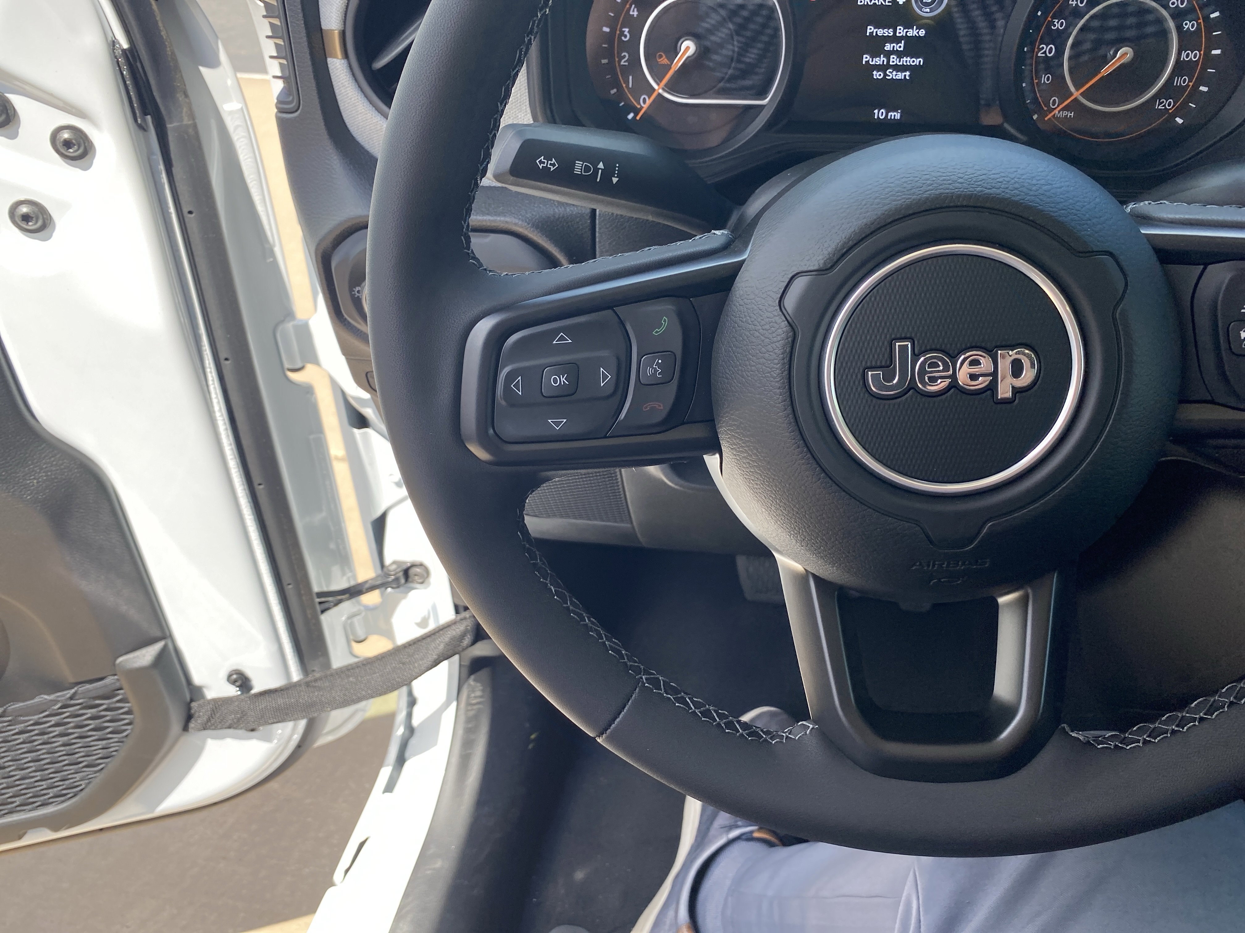 New 2025 Jeep Gladiator Sport image 11