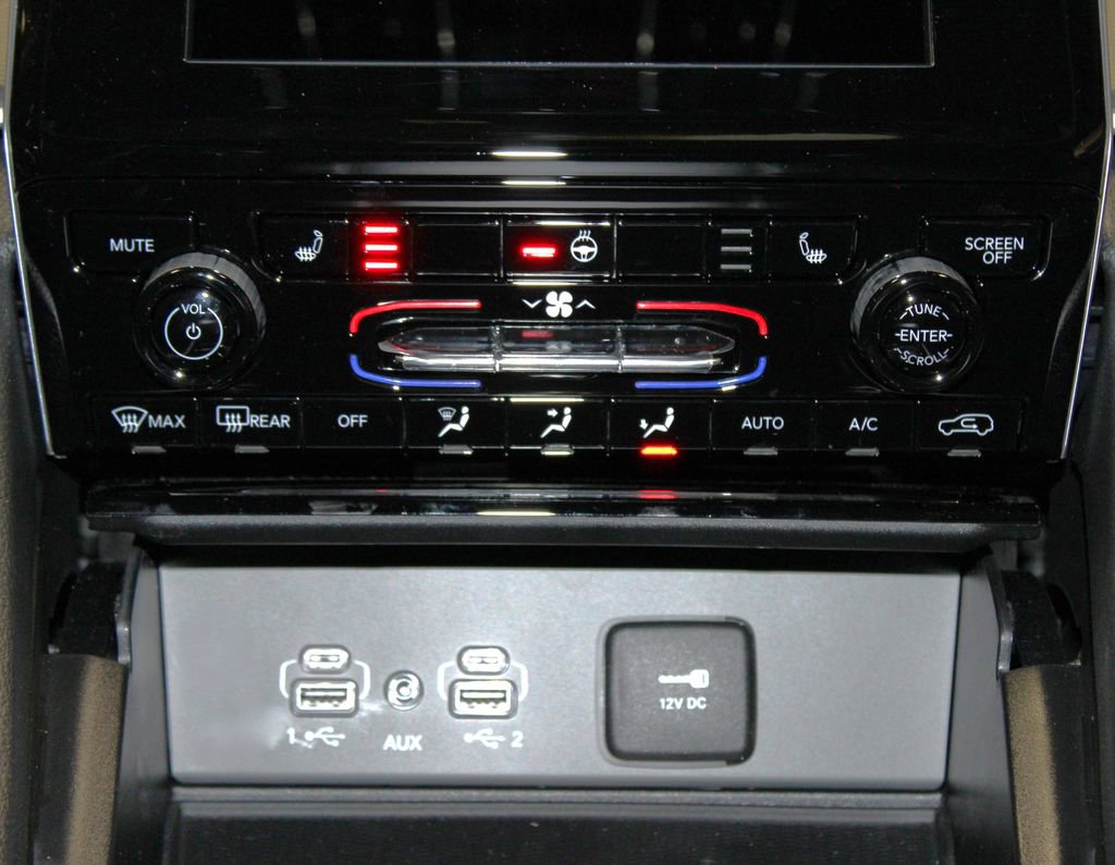 New 2025 Jeep Grand Cherokee Altitude image 19