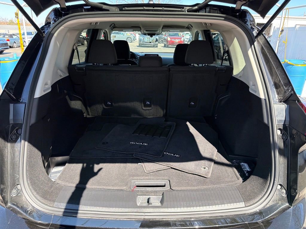 Certified 2025 Nissan Rogue S image 27