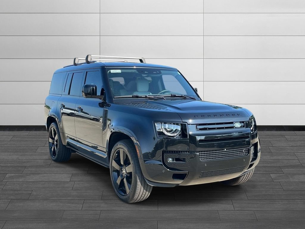 Certified 2025 Land Rover Defender 130 X-Dynamic SE AWD/4WD image 7