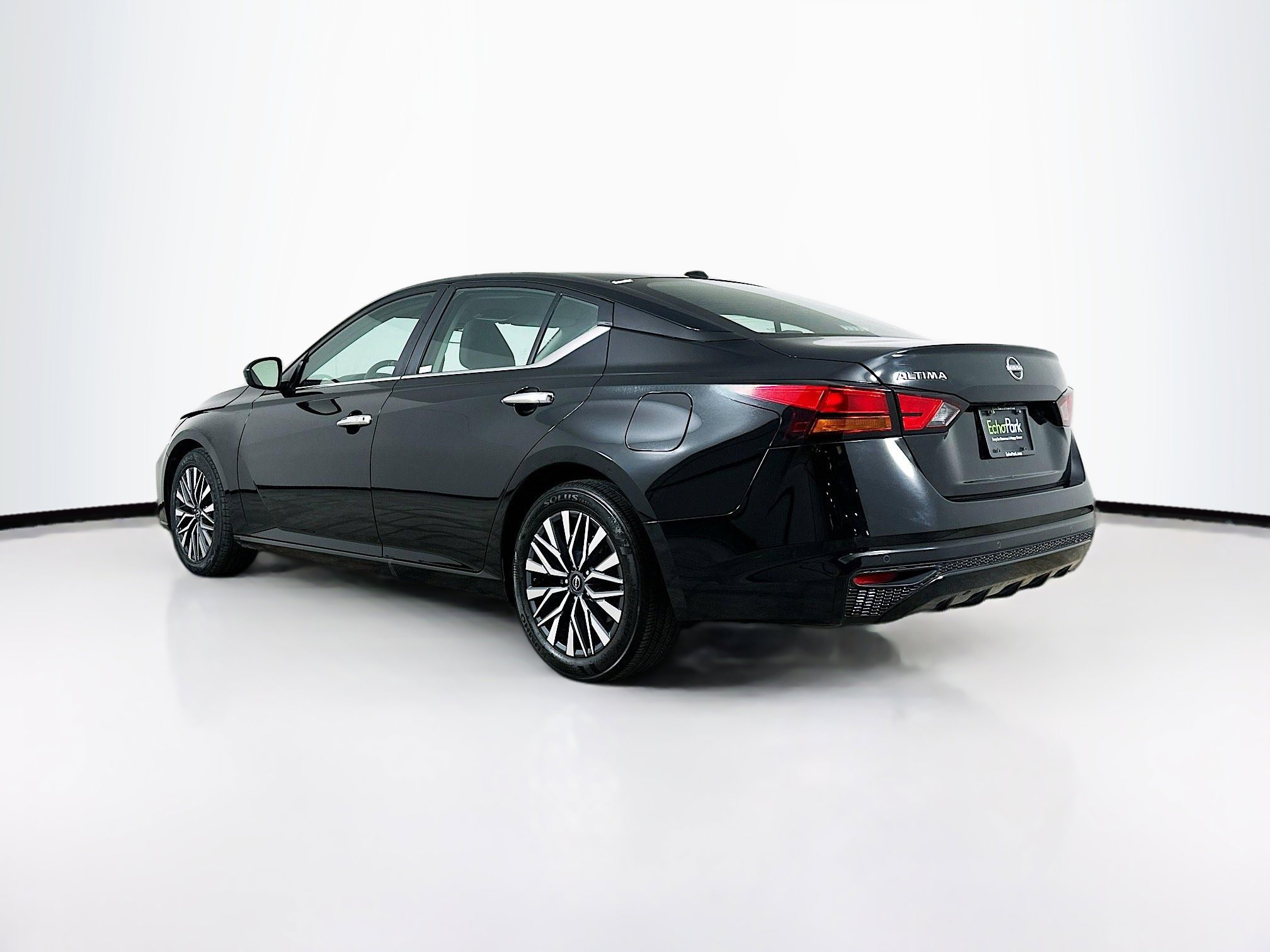 Used 2025 Nissan Altima 2.5 SV FWD image 5