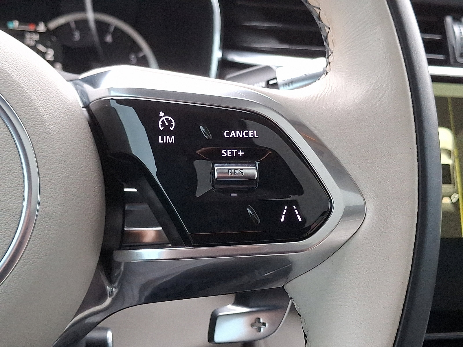 Used 2022 Jaguar F-PACE S image 24