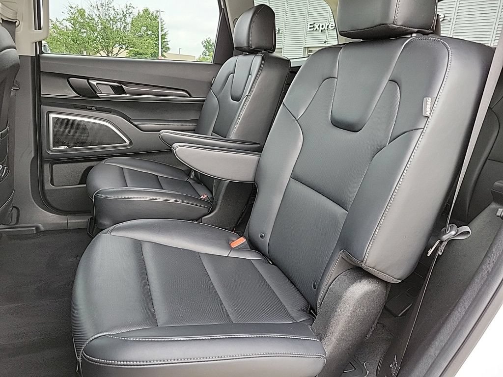 Used 2025 Kia Telluride S AWD/4WD image 12