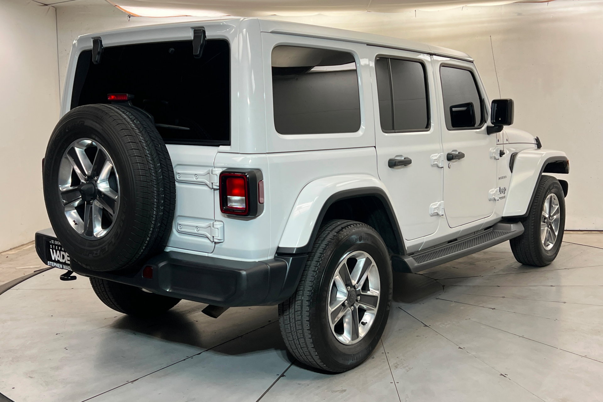 Used 2020 Jeep Wrangler Unlimited Sahara AWD/4WD image 6