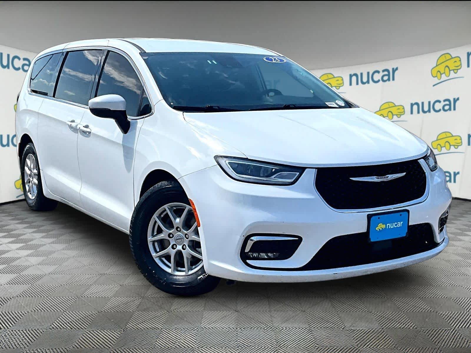 Used 2023 Chrysler Pacifica Touring-L