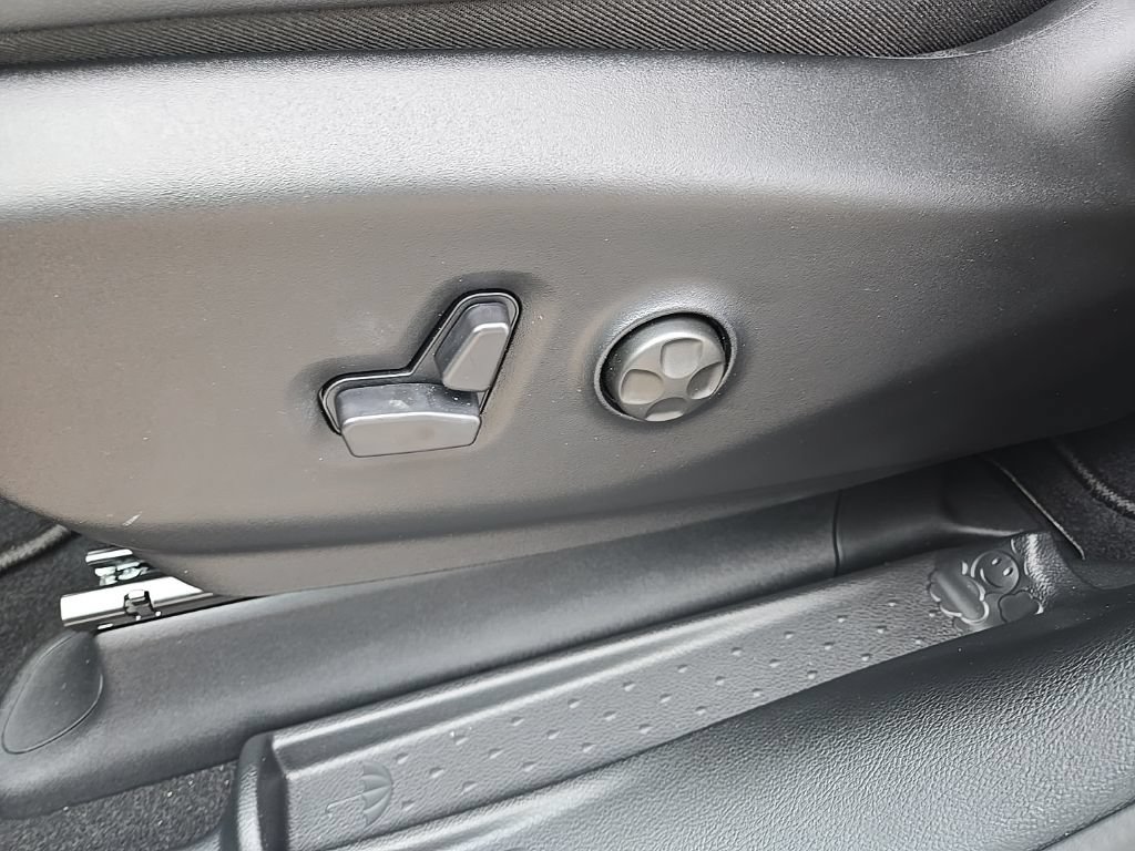 New 2026 Chrysler Pacifica Select w/ S Appearance Package FWD image 35