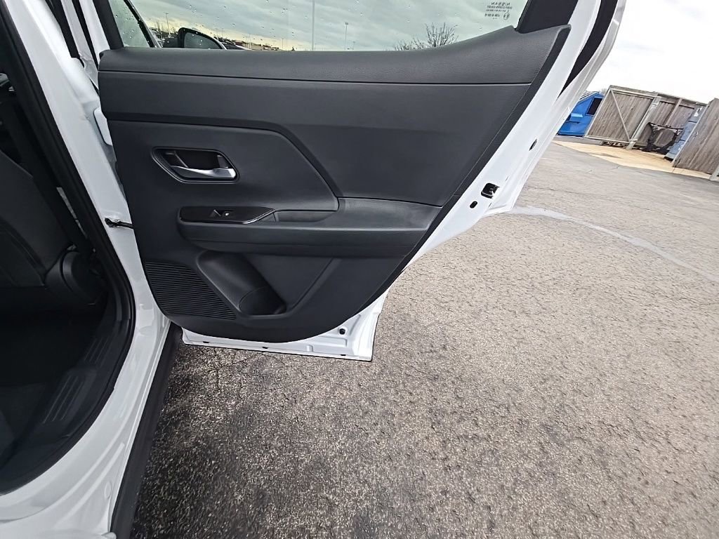 Used 2025 Nissan Kicks SV image 29