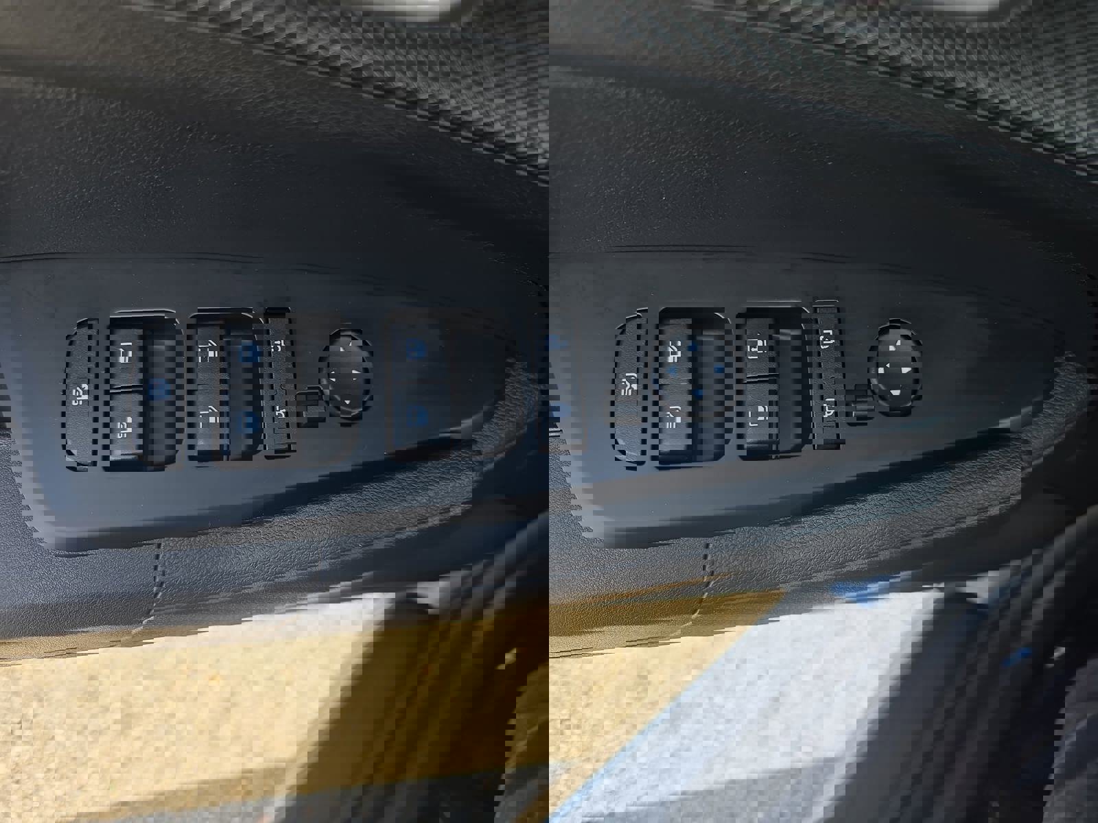 Used 2025 Kia Sportage LX image 29