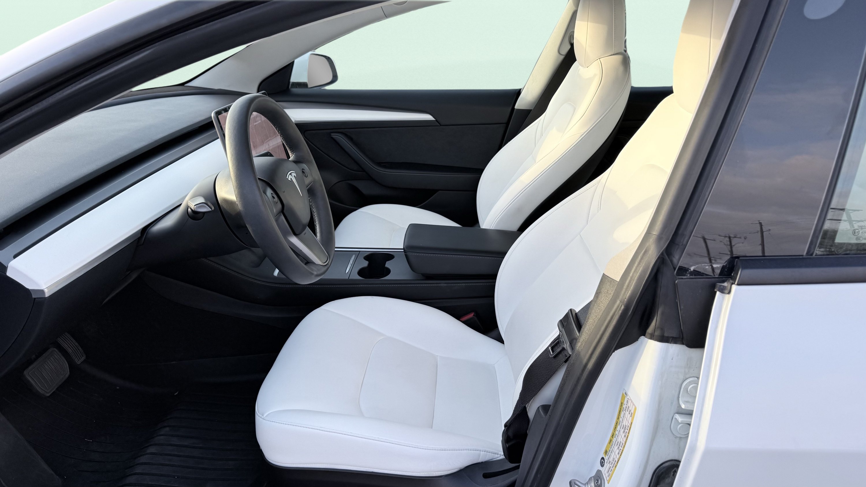 Used 2021 Tesla Model 3 Standard Range Plus RWD image 16