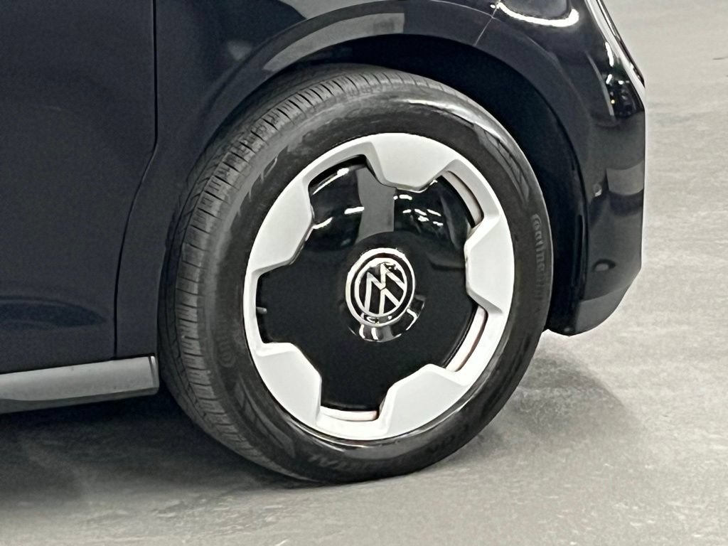 Certified 2025 Volkswagen ID. Buzz Pro S RWD image 40